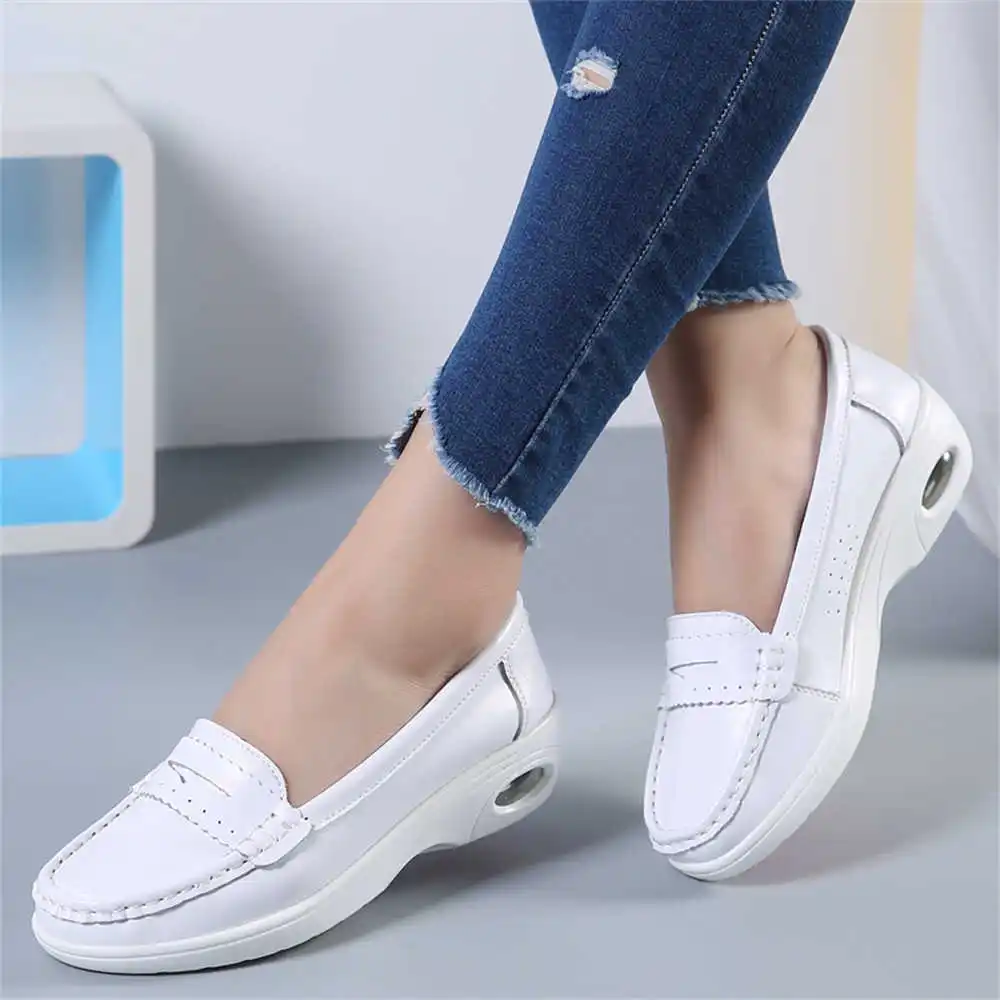 Thick Sole Slipon White Traine - Quality Men'S Grooming Kit incelemesi ve fiyatı